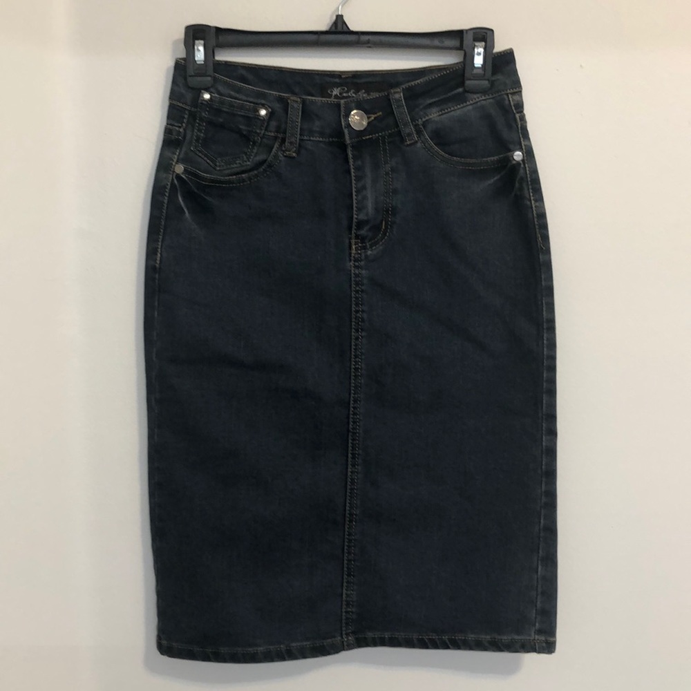 MAX & LIU DENIM PENCIL SKIRT  Size 42 NEW WITH TAGS